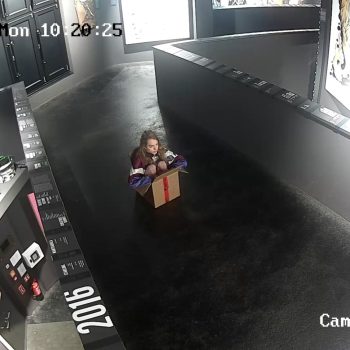 Image: Nika Ham. Nika in a box. DANCE WITH BENTHAM – UN. Urban Nation museum, Berlin, Germany, 2019